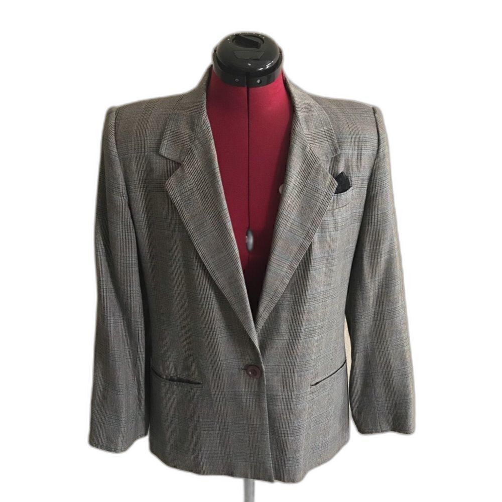 Michelle Stuart Blazer Women's Petite Size 8P Grey Plaid Long Sleeve Button